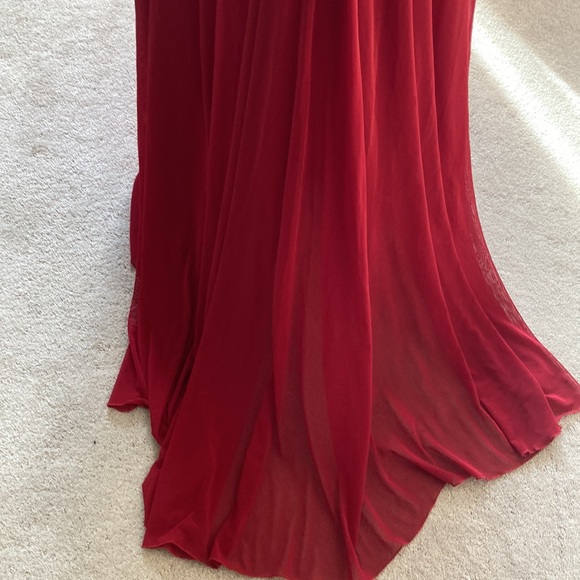 NWT La Femme Deep Red Long Dress Sz 0 Open Back Prom, Date Evening Gown Train - Picture 10 of 16
